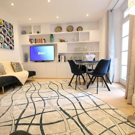 Trendy 2Bedroom And 2 Bathroom Flat, Quiet Nottinghill Street